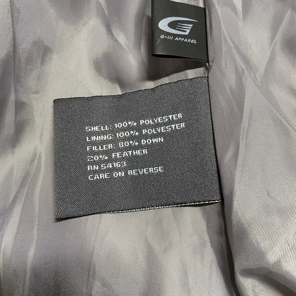 Kenneth Cole Reaction Ladies Size L Silver Gray Puffy Soft Comfy Jacket Exc Cond - Picture 8 of 9